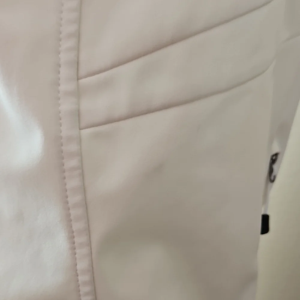 The North Face Women's Cream Zipper Medium Jacket - Picture 12 of 16